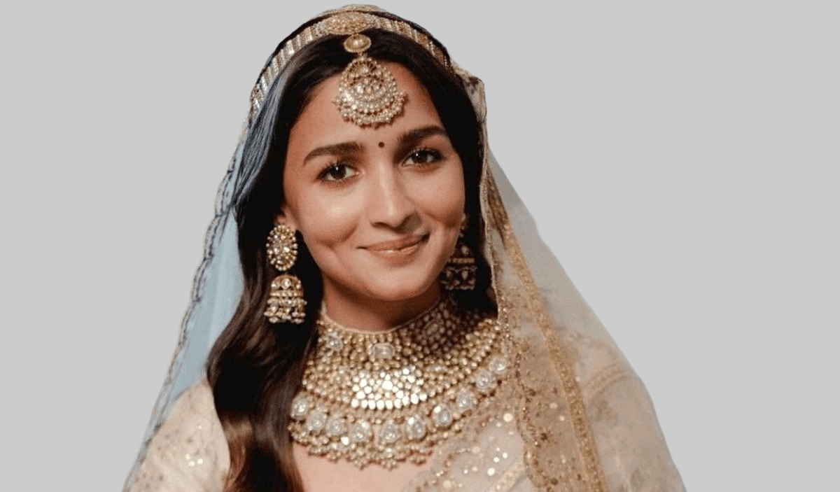 alia bhatt in bride outfit