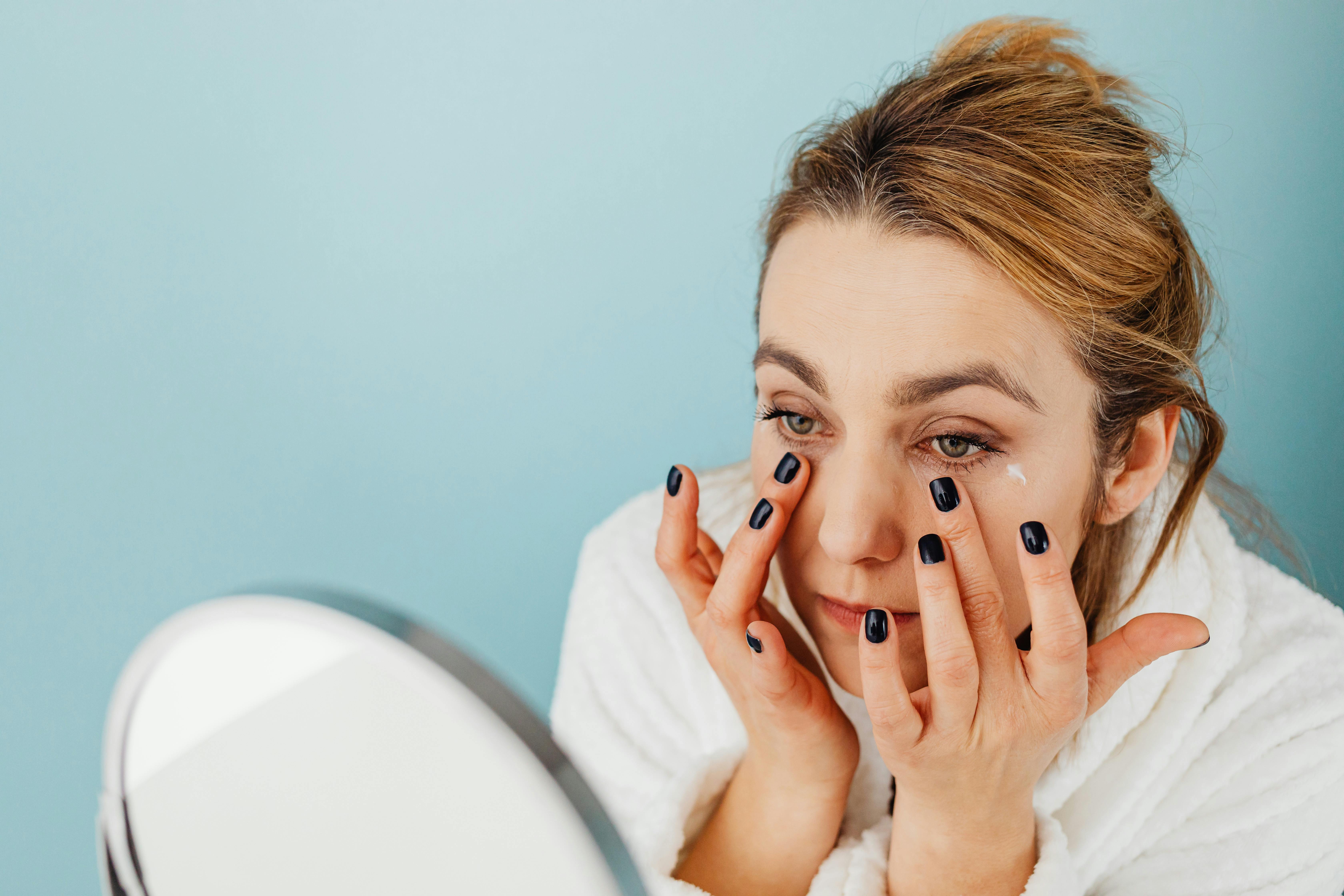 how to use eye cream