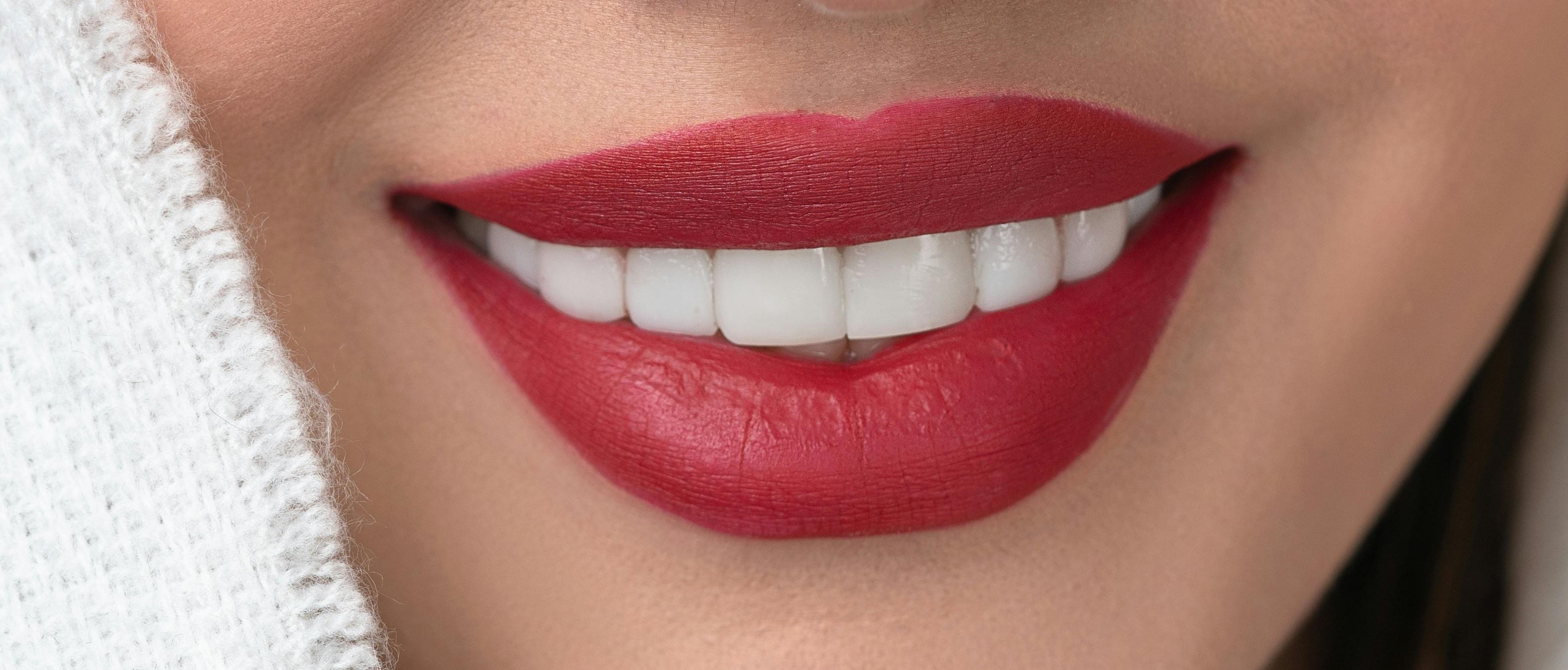 apply lipstick and lip liner