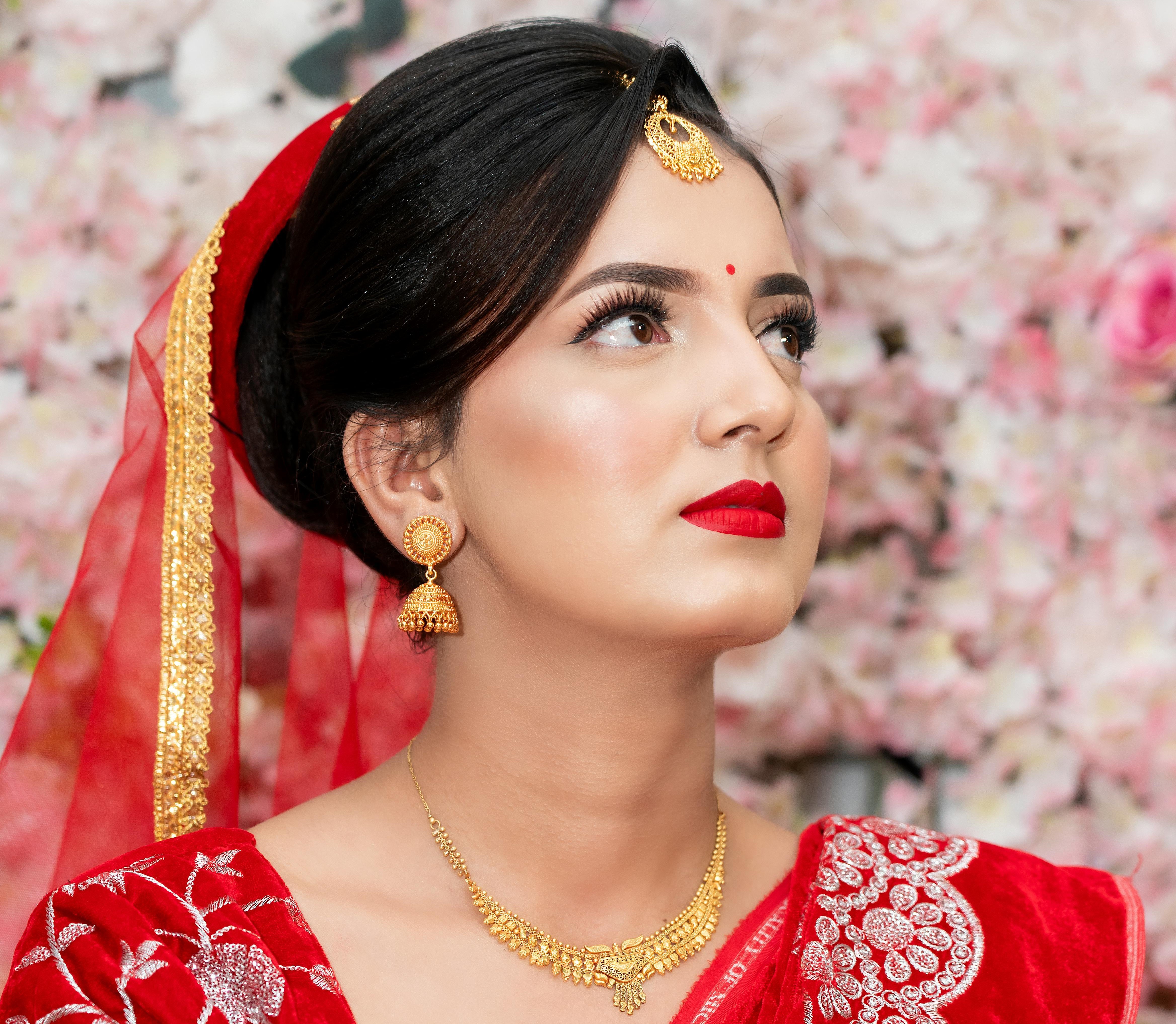 wear jewellery